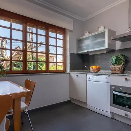 Holiday home Glicinia